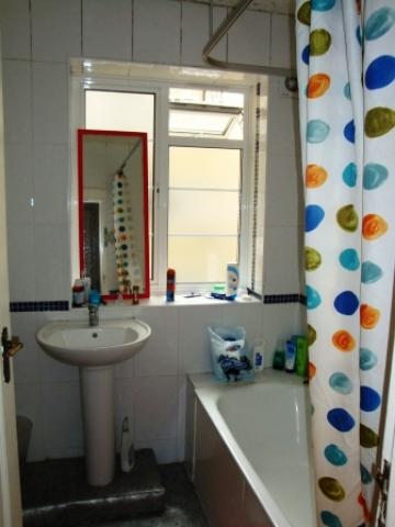 			SPACIOUS APARTMENT, 3 Bedroom, 1 bath, 1 reception Flat			 Willesden Lane, WILLESDEN GREEN